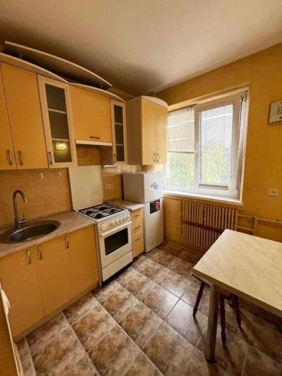 For Sale: 2-bedroom apartment near Studencheskaya Metro Station