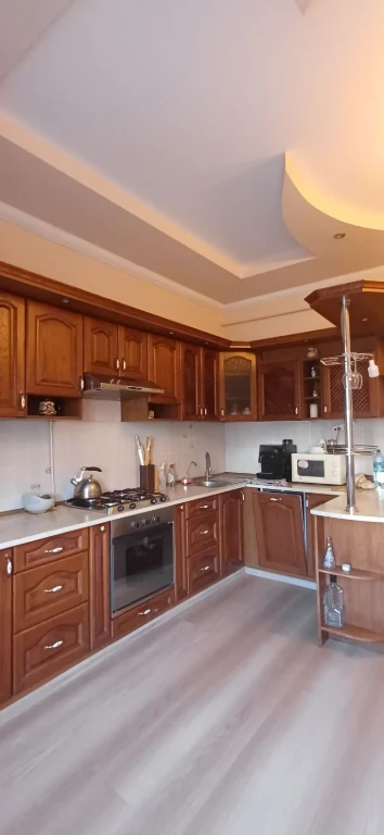 3-room apartment, 100 sq m, district of Bilochka