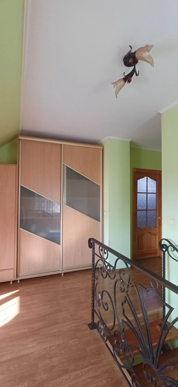 3 к.кв., 100 м.кв р-н Білочки