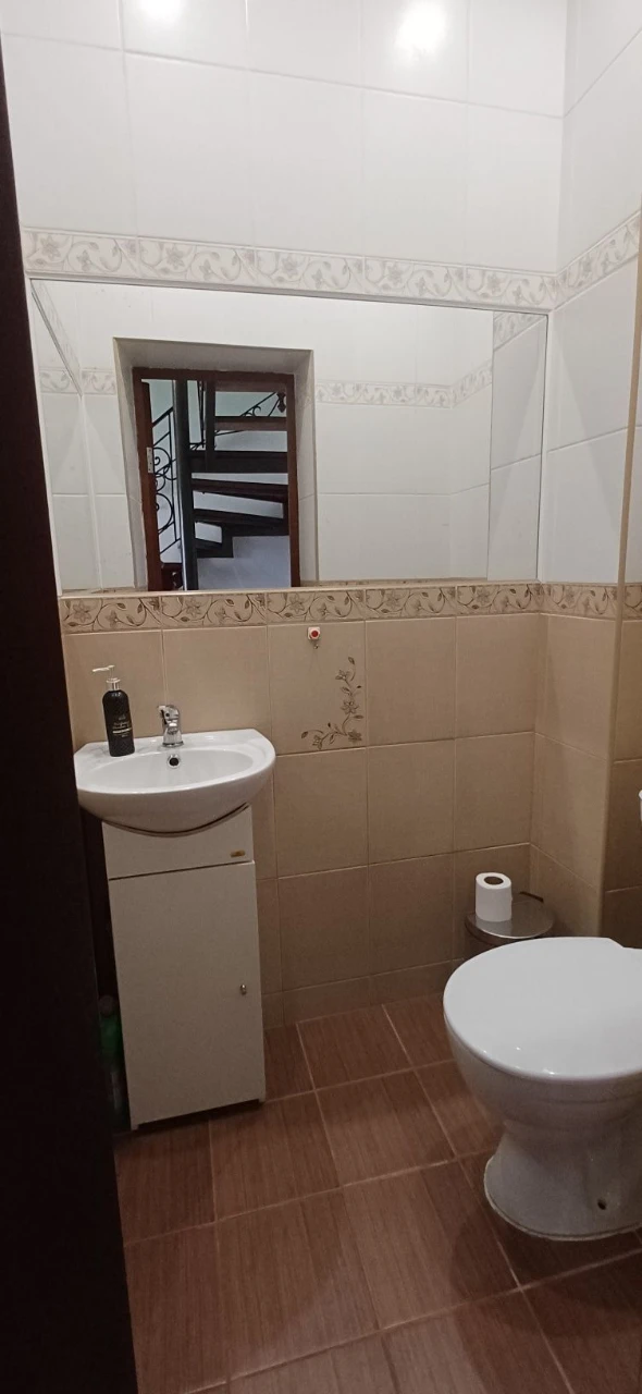 3 к.кв., 100 м.кв р-н Білочки