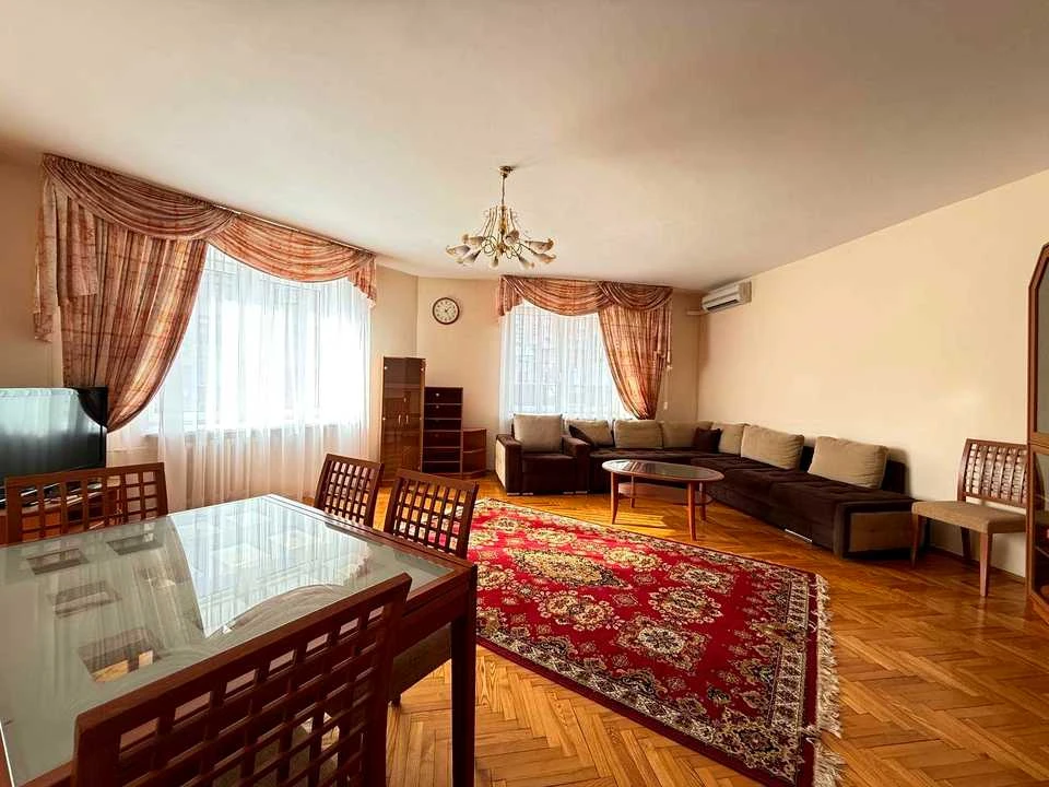 Apartment. Kyiv, Oleksandra Konyskyi St.