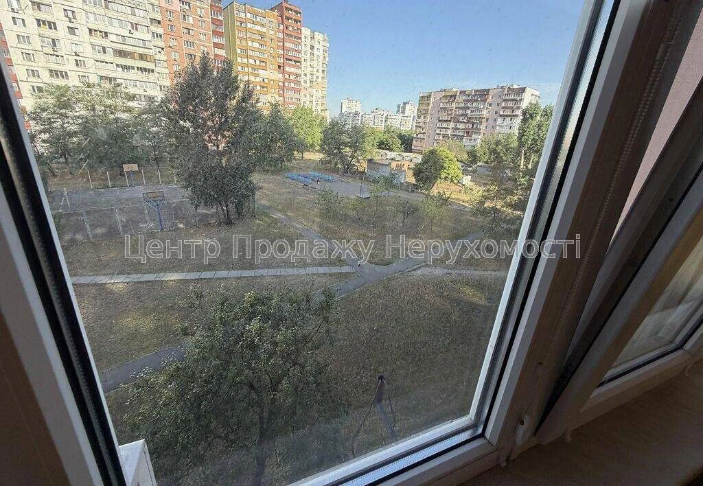 Продажа 3-комнатной квартиры, 4/16 этаж, 79 м², Киев — отличное расположение