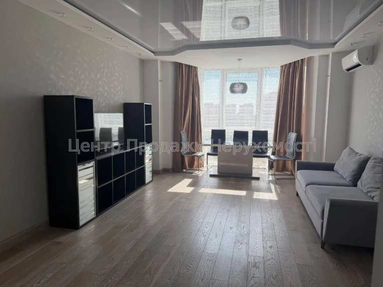 Продажа 3-комнатной квартиры, 90 м², 15/19 этаж, ЖК "Сонячная Брама"