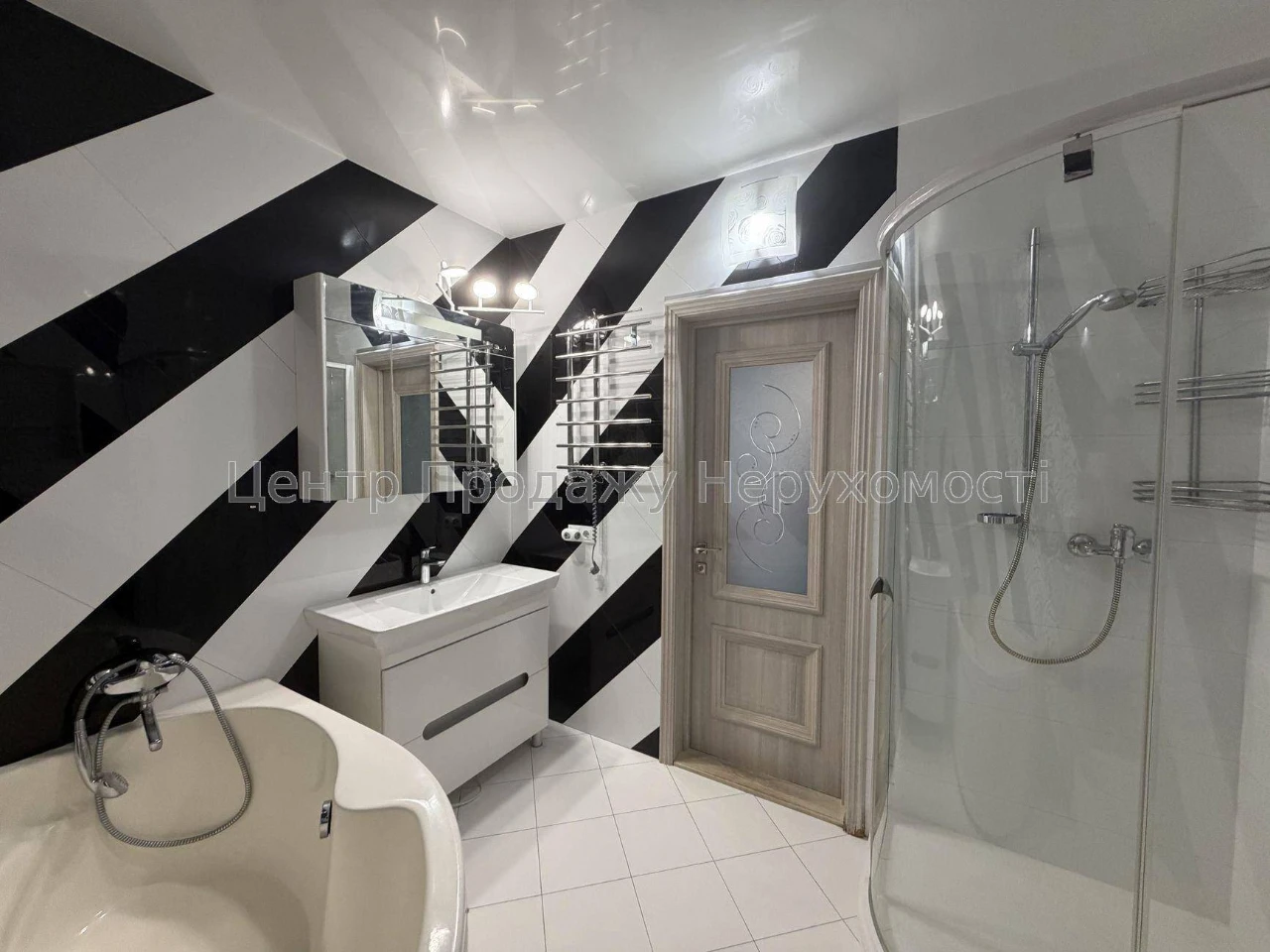 Продажа 3-комнатной квартиры, 90 м², 15/19 этаж, ЖК "Сонячная Брама"