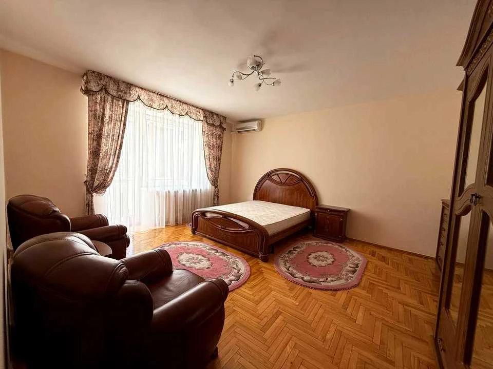 Apartment. Kyiv, Oleksandra Konyskyi St.