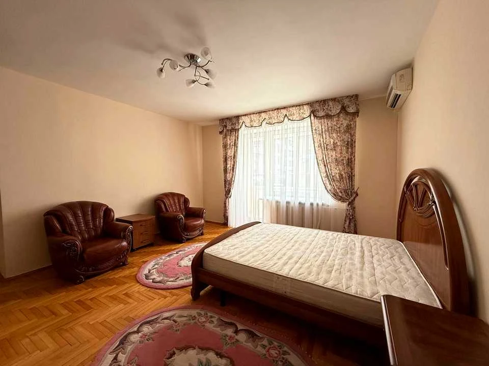 Apartment. Kyiv, Oleksandra Konyskyi St.