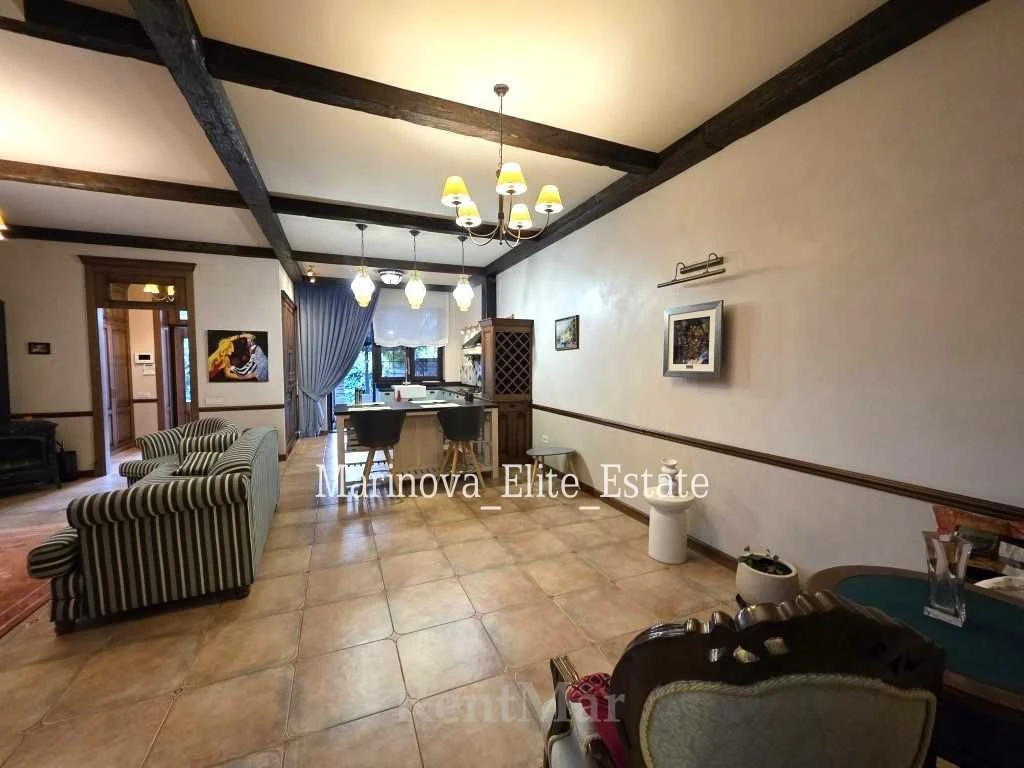 Quality House on 13 Fontan Street, 186 sq m + Loft / 2 acres