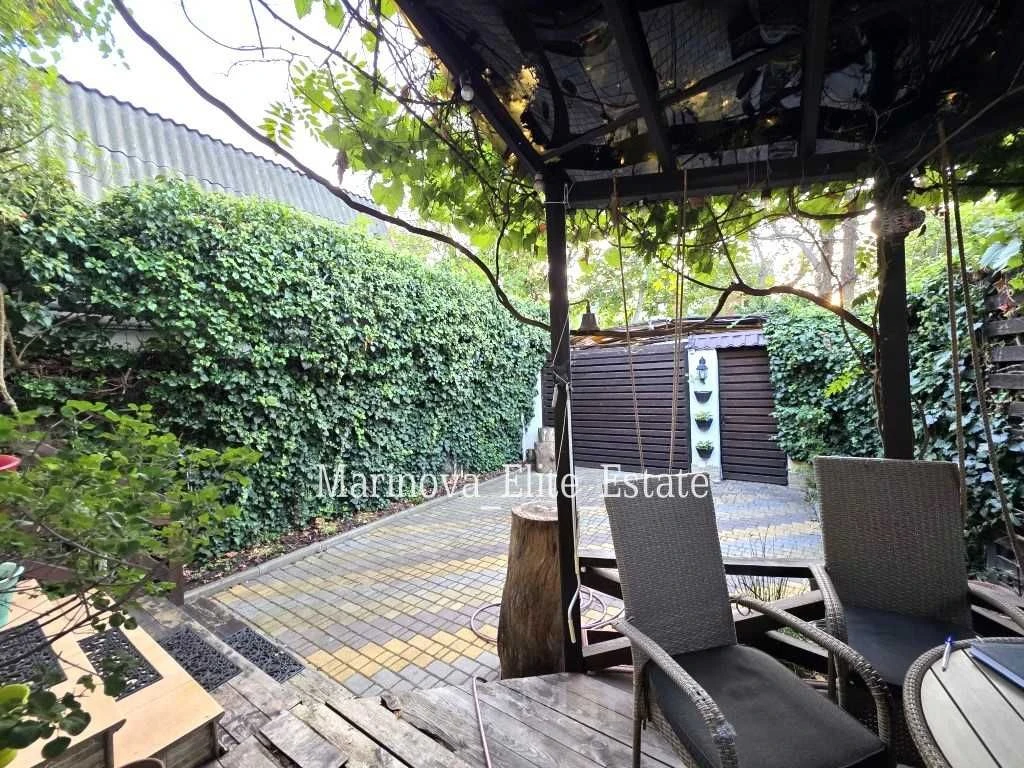 Quality House on 13 Fontan Street, 186 sq m + Loft / 2 acres
