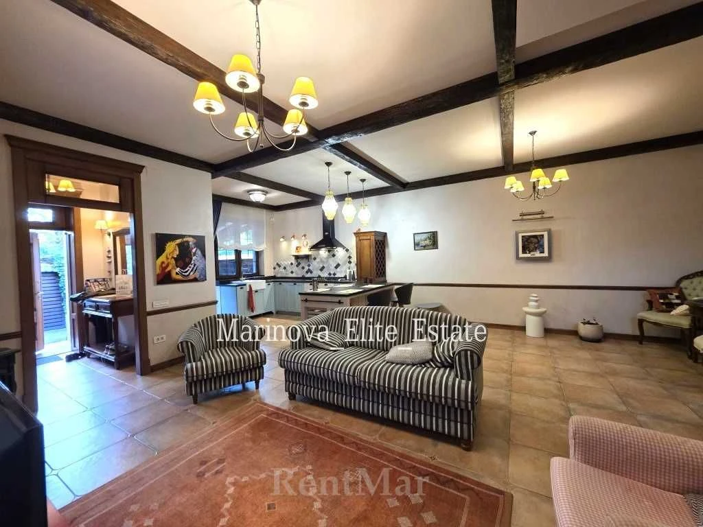 Quality House on 13 Fontan Street, 186 sq m + Loft / 2 acres