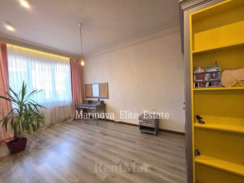 Quality House on 13 Fontan Street, 186 sq m + Loft / 2 acres
