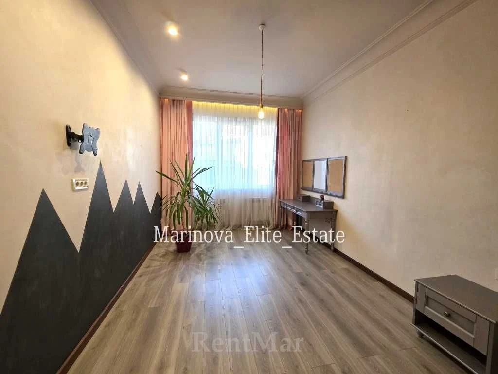 Quality House on 13 Fontan Street, 186 sq m + Loft / 2 acres