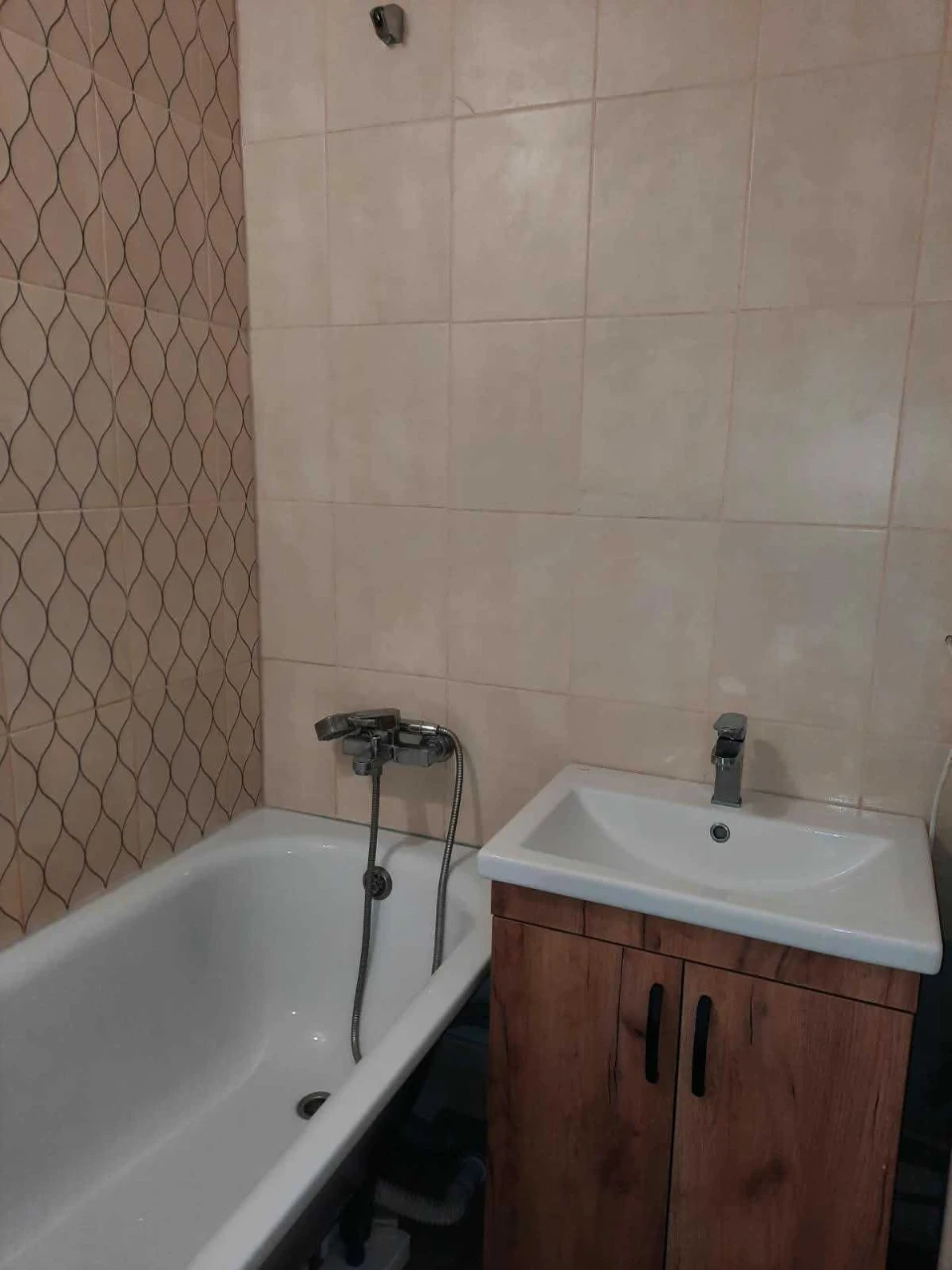 2-room apartment with balcony and separate bathroom