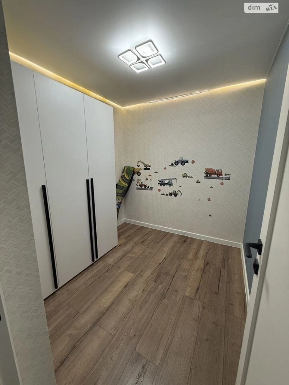 Long-Term Rental Apartment, Maiorivka