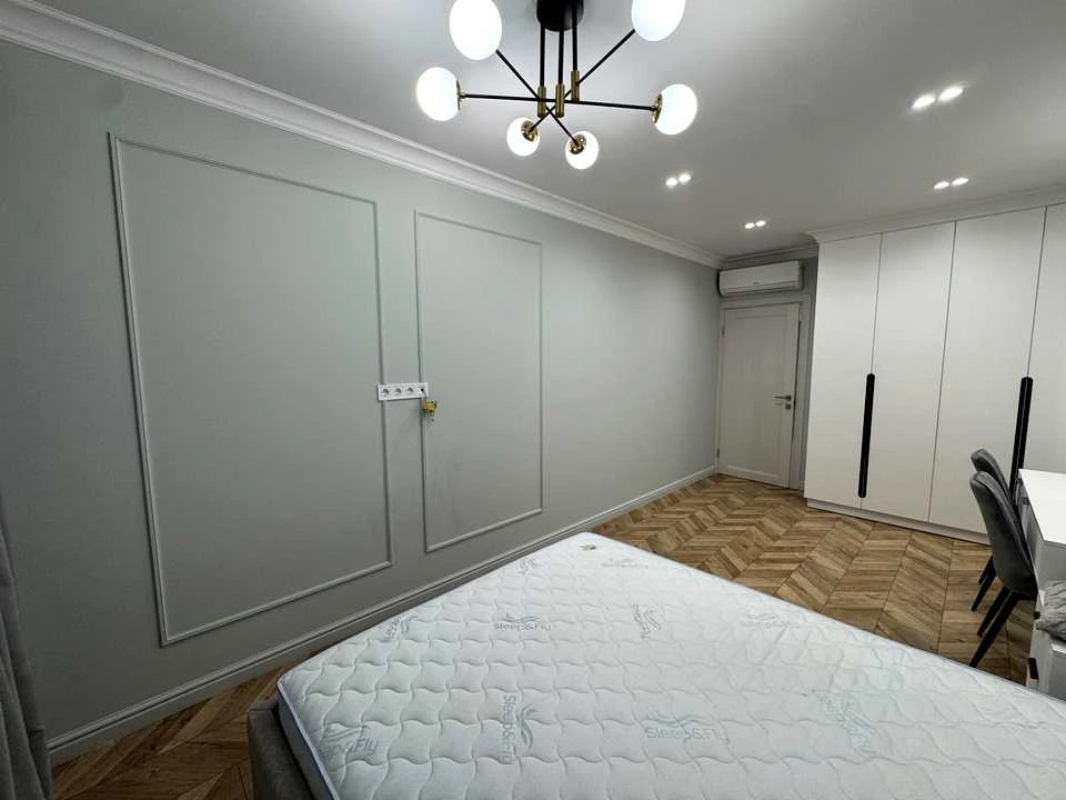 Apartment. Kyiv, Brestsky Prospect