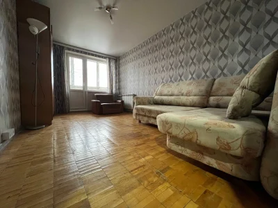 Rent a 2-bedroom apartment in Syrets'