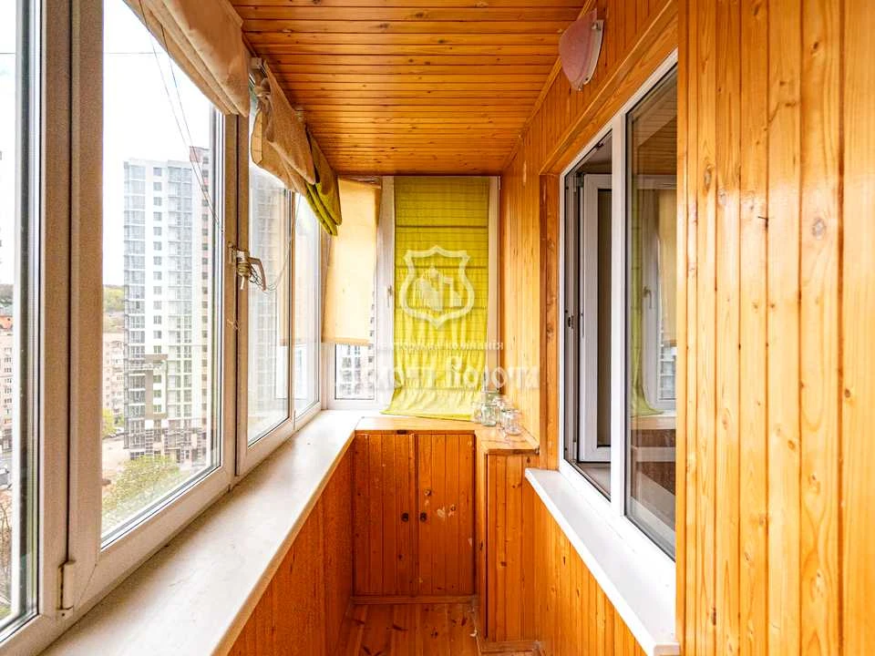 Квартира. Киев, улица Митрополита Василя Липковского, 9