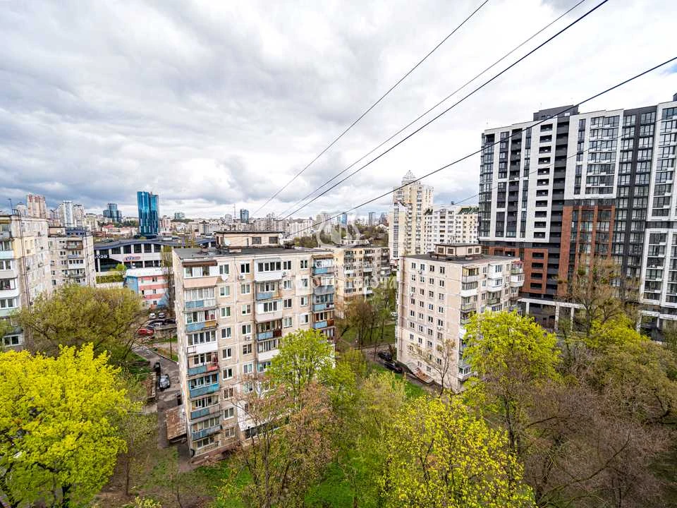 Квартира. Киев, улица Митрополита Василя Липковского, 9