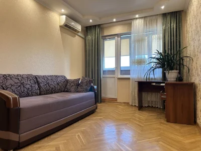 2 кім квартира з ремонтом, метро Теремки, Без Комісії