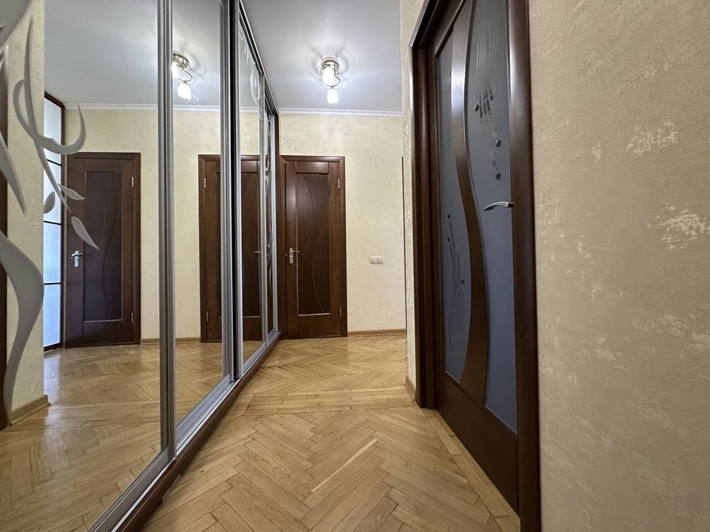 2 кім квартира з ремонтом, метро Теремки, Без Комісії