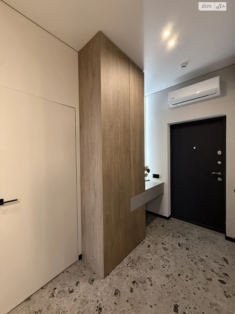 Long-Term Rental Apartment in Arcadia