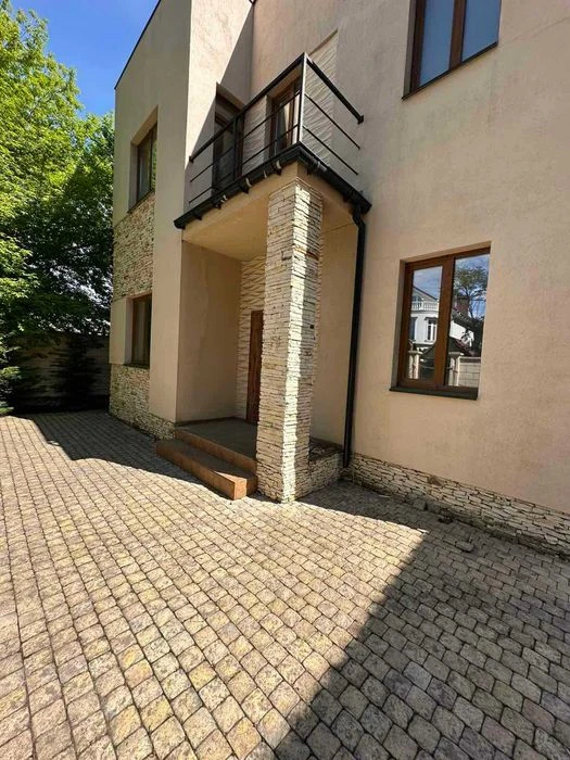 House for sale in Sauvignon for finishing.