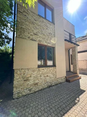 House for sale in Sauvignon for finishing.