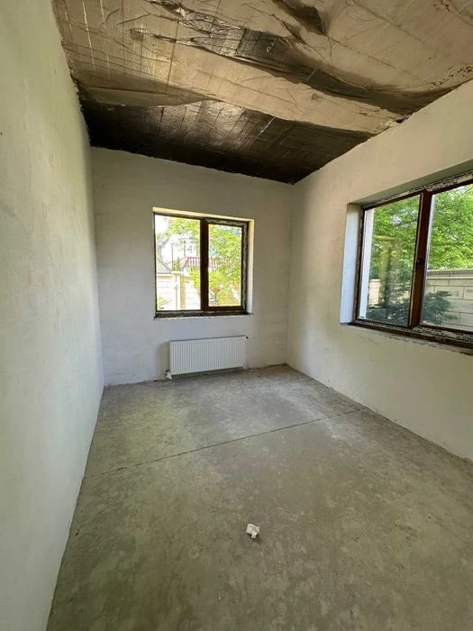 House for sale in Sauvignon for finishing.