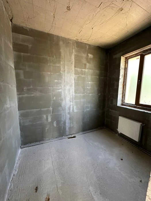 House for sale in Sauvignon for finishing.