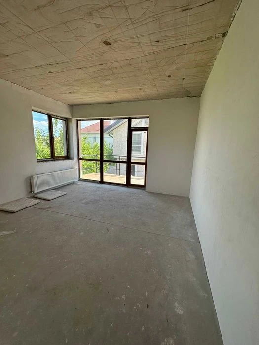 House for sale in Sauvignon for finishing.