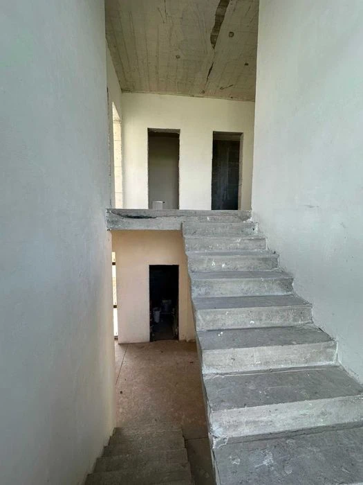 House for sale in Sauvignon for finishing.