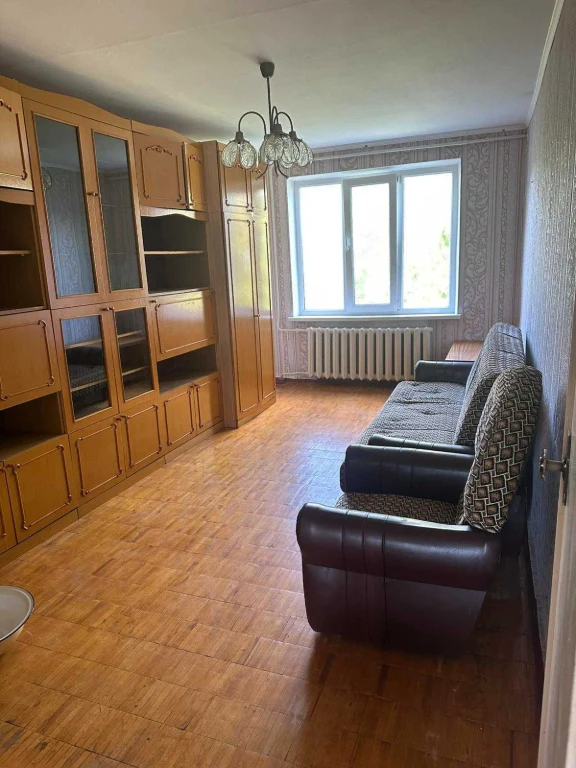 Cheapest 2-room apartment in Rakove. Lived-in condition.