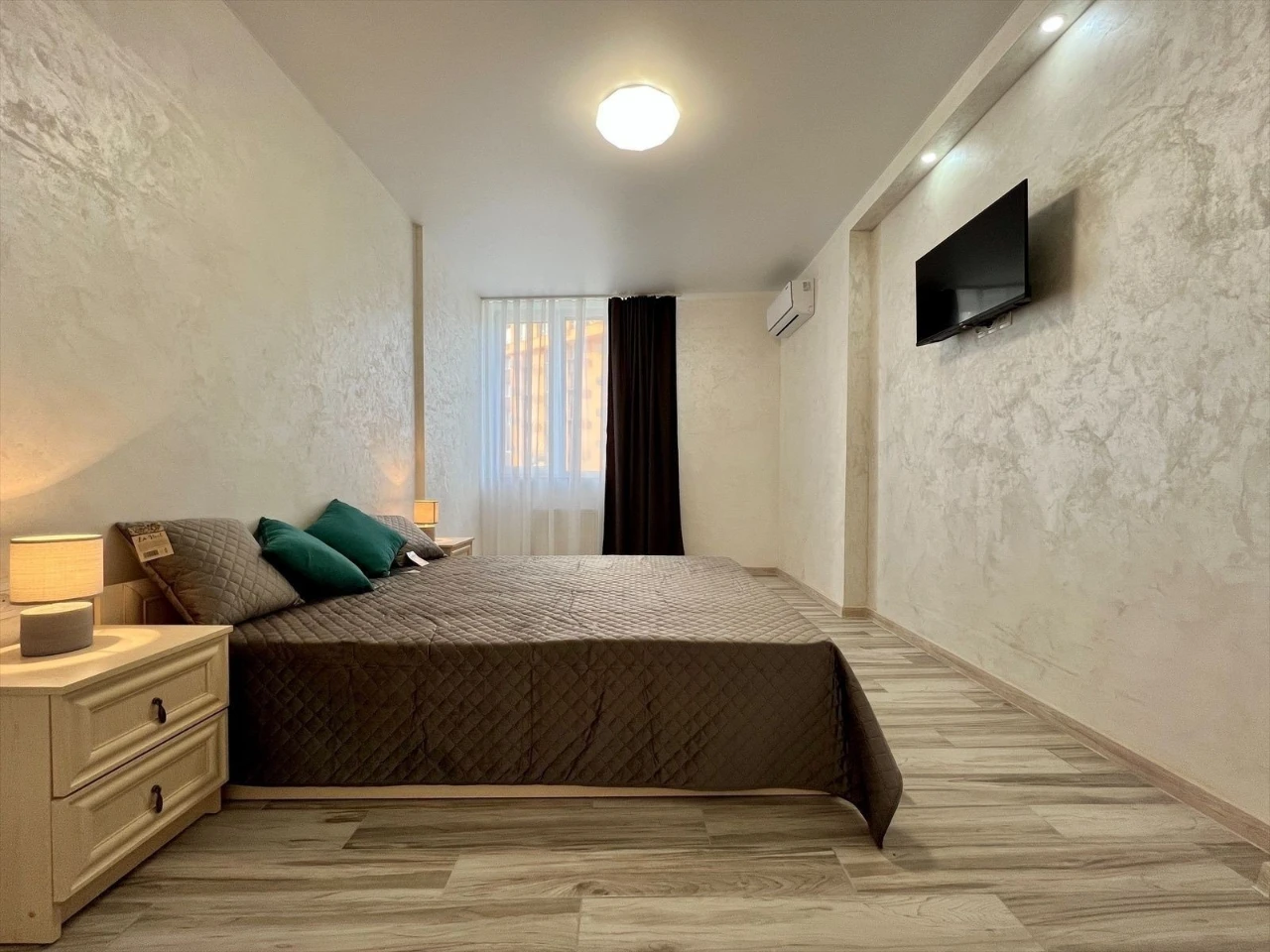 Svitlo Park, 2nd floor, Vydubychi, 10 minutes walk, 1 bedroom