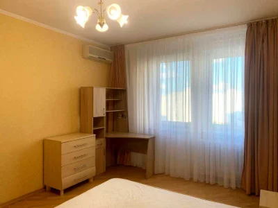 Квартира. Киев, проспект Миколи Бажана.
