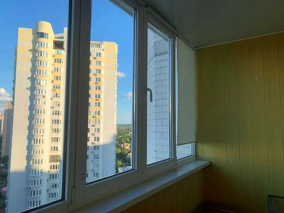 Квартира. Киев, проспект Миколи Бажана.