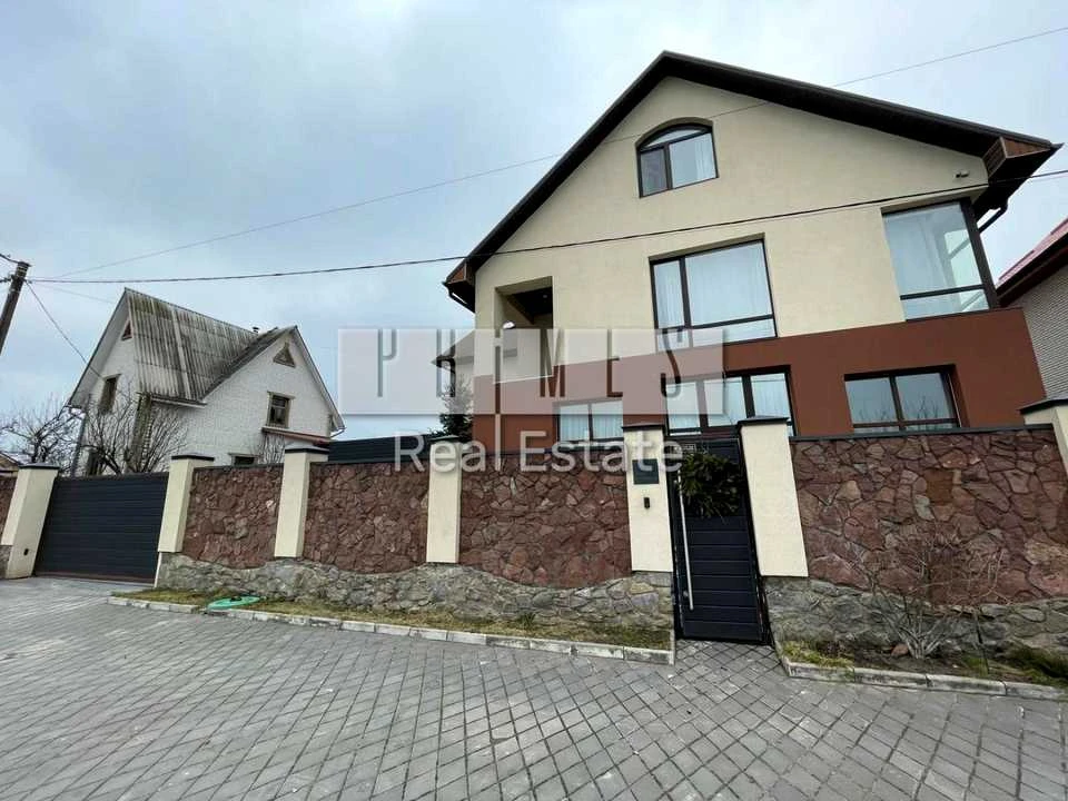 House. Kyiv, Sadova St.