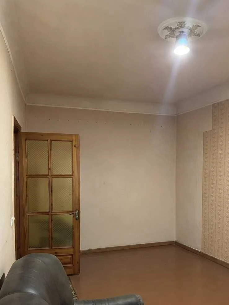 For Sale: 1-bedroom brick apartment in the Fushmanova area