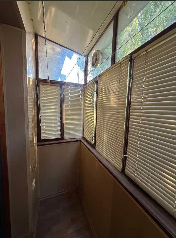 For Sale: 1-bedroom brick apartment in the Fushmanova area