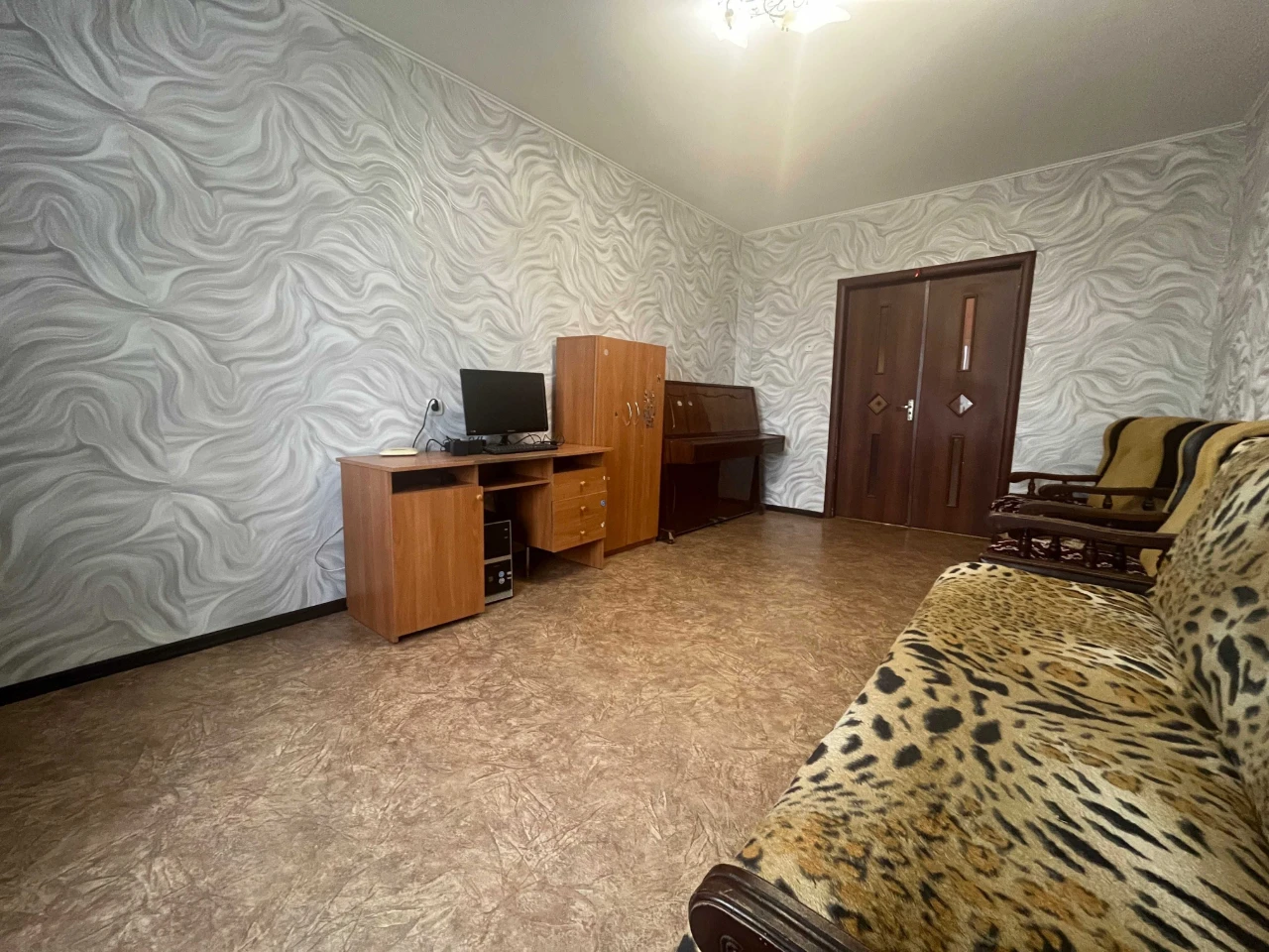 Sale of a 3-room apartment in Chernihiv, Sherstianka. LD