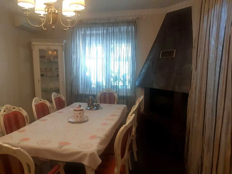 House. Kyiv, Pavlo Virsky Blvd.