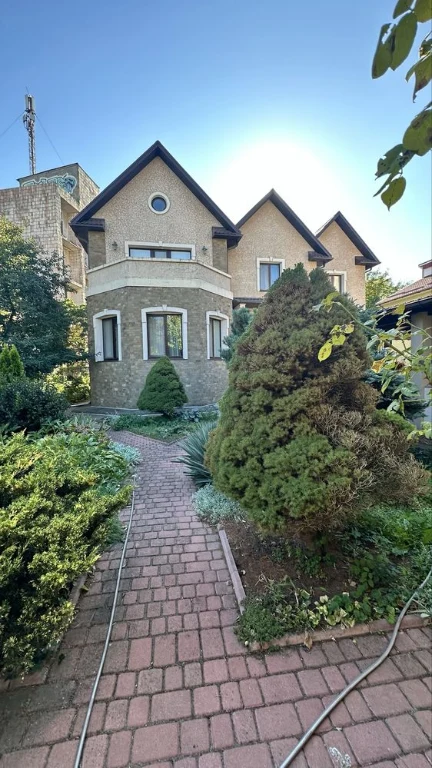 Продам ДОМ 300  м.кв 9 ст фонтана, ул.НОВОБЕРЕГОВАЯ, участок