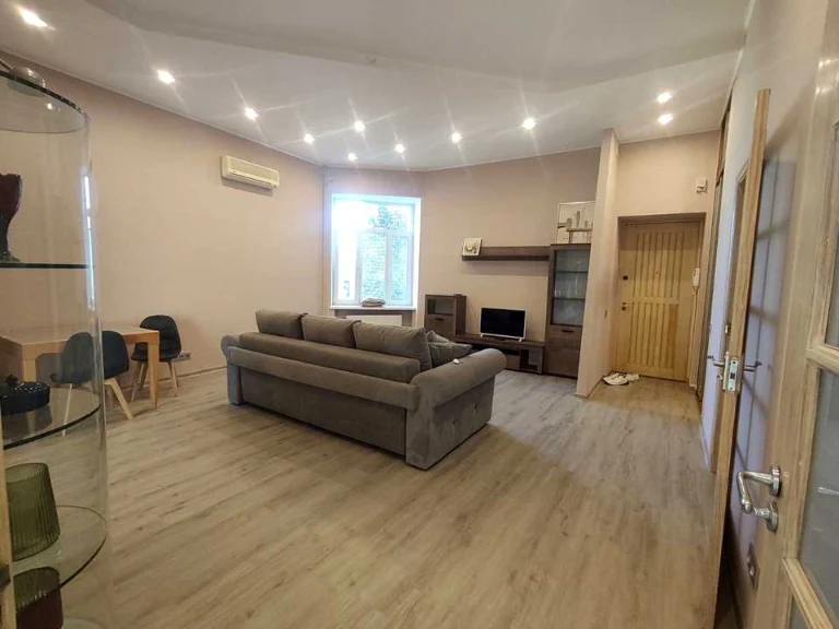 Apartment. Kyiv, Khoryva Street.