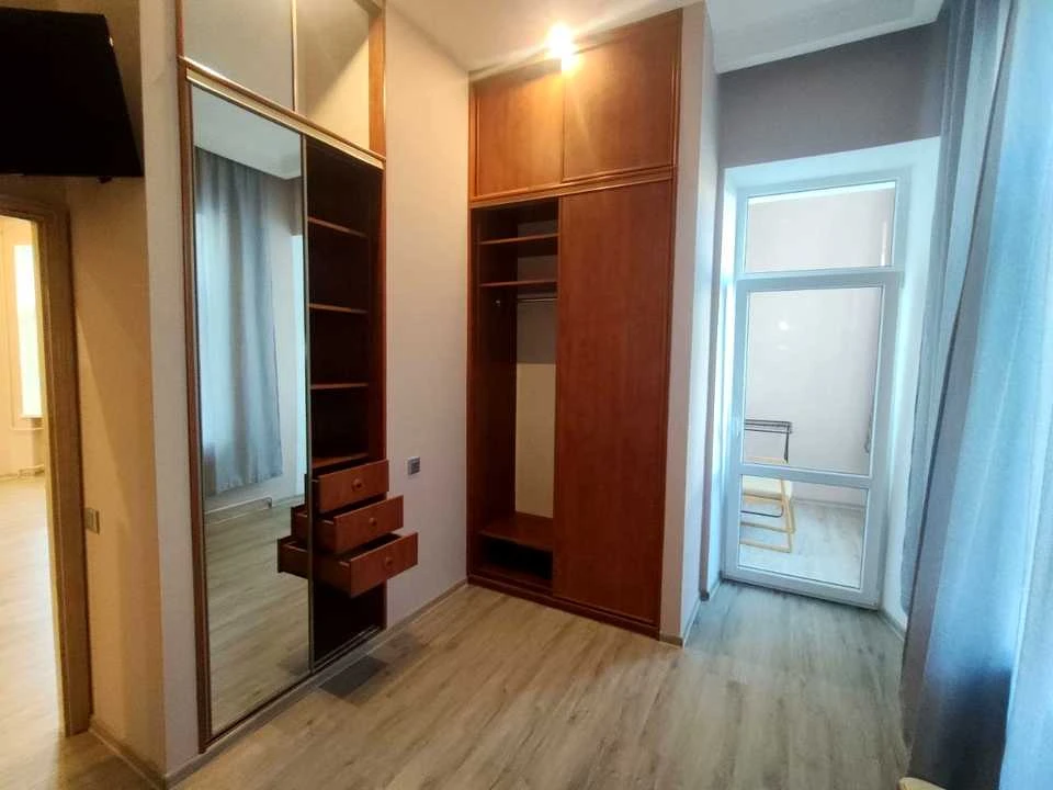 Apartment. Kyiv, Khoryva Street.