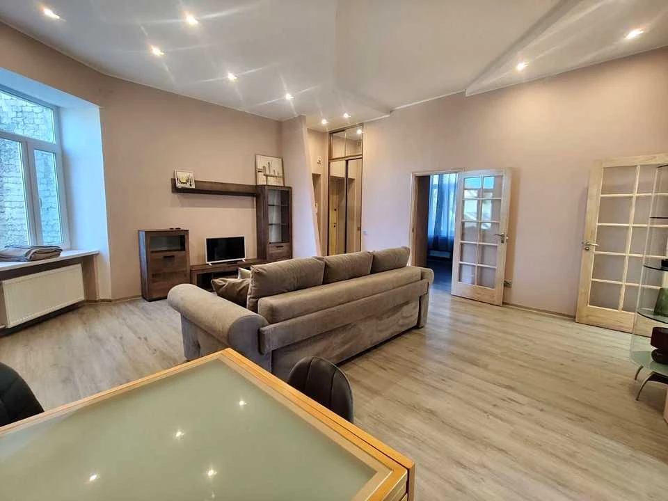 Apartment. Kyiv, Khoryva Street.
