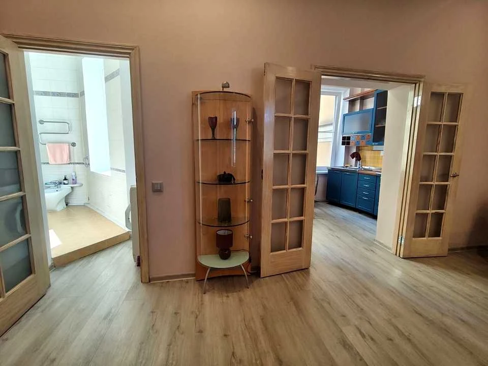 Apartment. Kyiv, Khoryva Street.