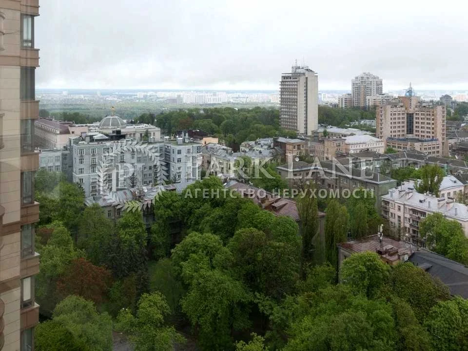 Квартира. Київ, Інститутська вул.