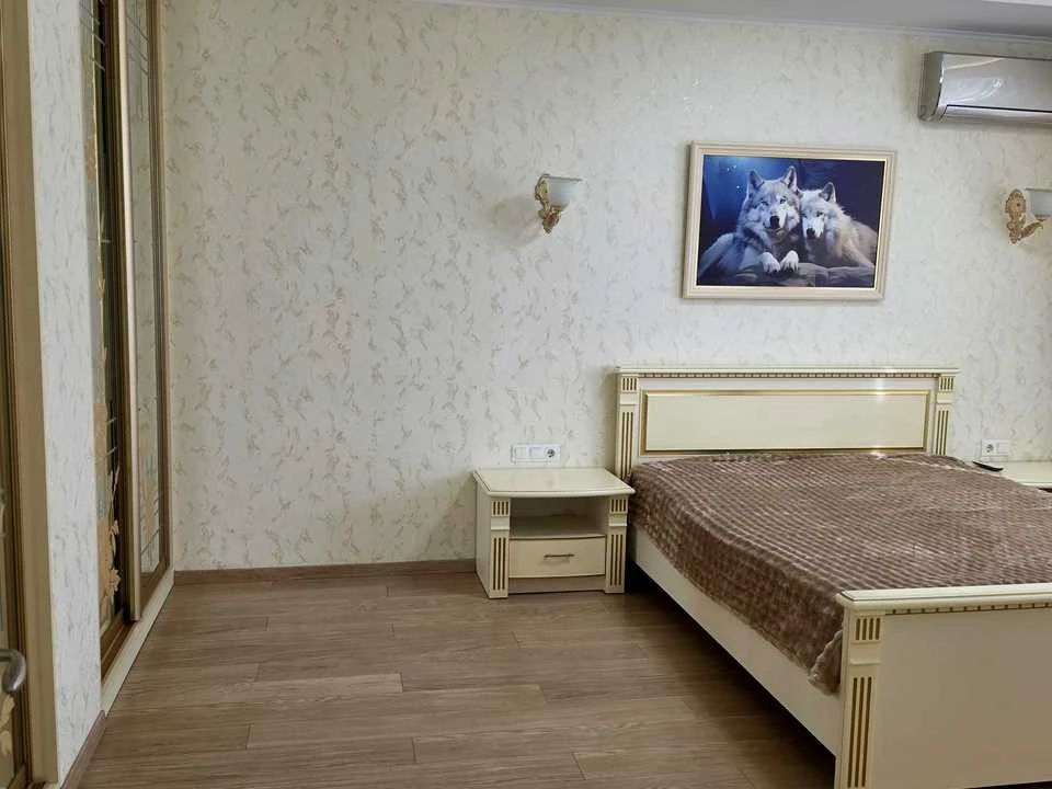 Квартира. Київ, Дегтярівська вул.
