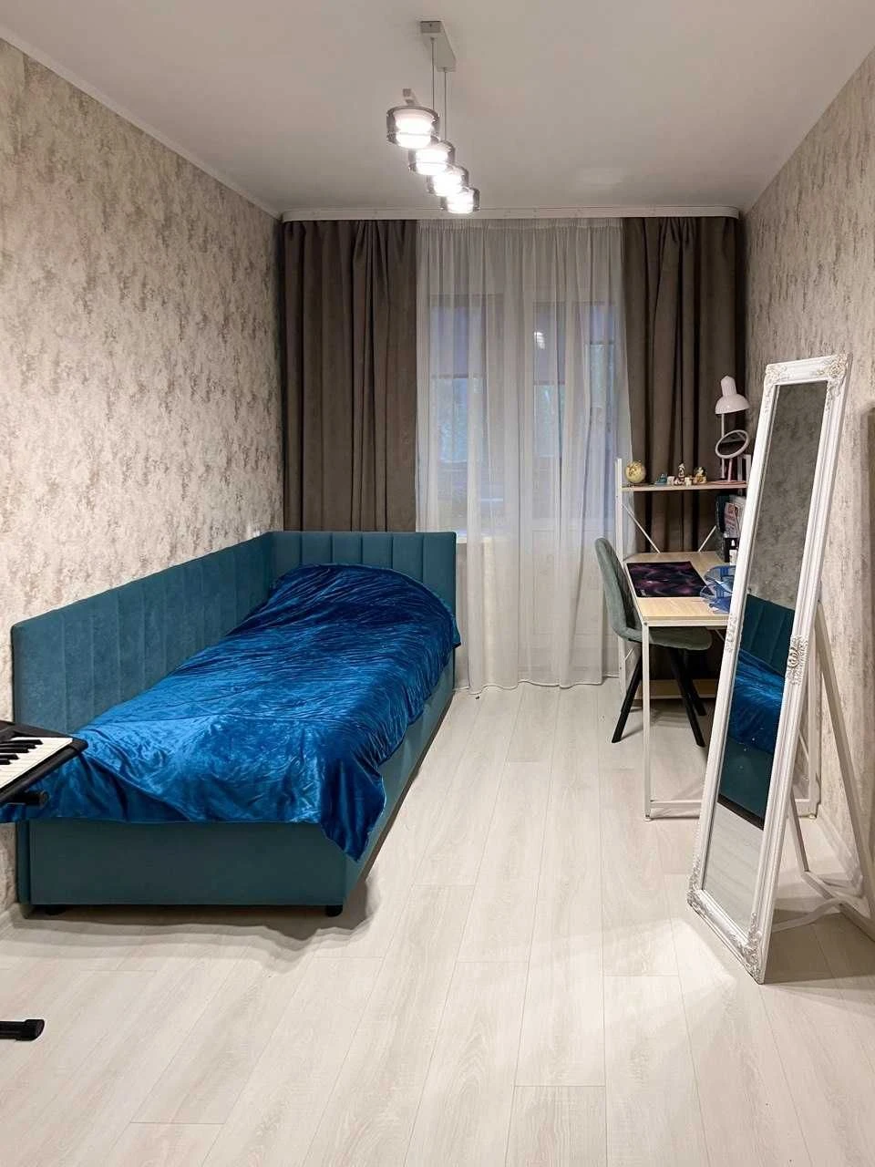 For Sale: 3-Bedroom Apartment on Solnechnaya Nabarozh