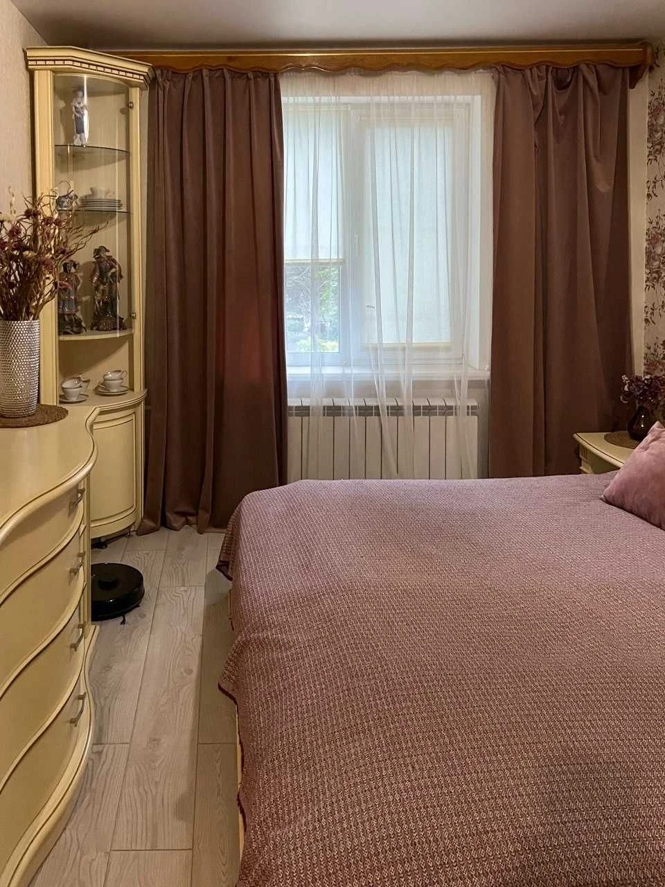 For Sale: 3-Bedroom Apartment on Solnechnaya Nabarozh