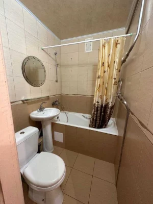Selling a 3-bedroom apartment in new buildings near the Palace of Sports metro station. Certificate.