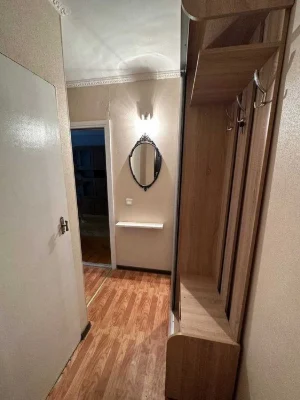 Selling a 3-bedroom apartment in new buildings near the Palace of Sports metro station. Certificate.